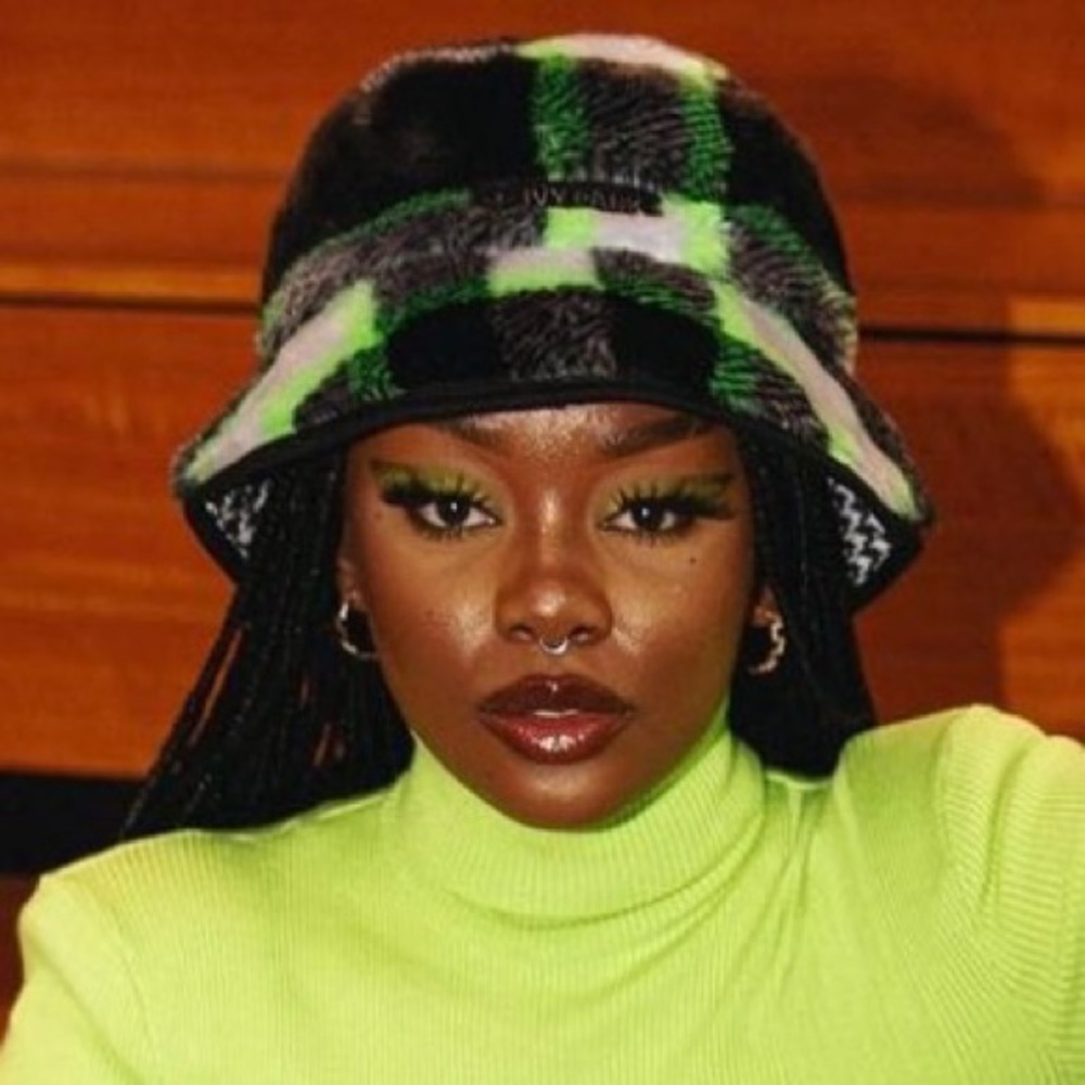 🛑LAST ONE🛑 Adidas X Ivy Park Halls of Ivy Reversible Bucket Hat - Picture 4 of 6